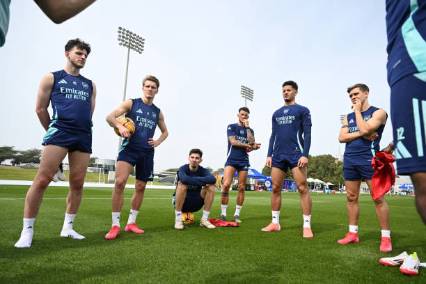 Ảnh bài viết 5 điểm nhấn buổi tập của Arsenal ở Dubai: Ben White tái xuất; Thử nghiệm gây sốc? 