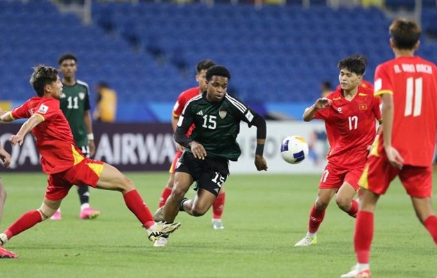 Ảnh bài viết BLV Quang Huy nêu sự khác biệt giữa U17 Việt Nam và U17 UAE