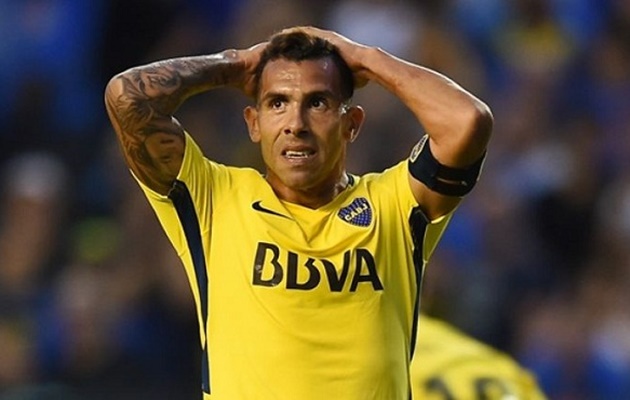 Carlos Tevez đang khoác áo đội bóng cũ Boca Juniors.