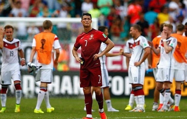 Ronaldo một tay đưa Bồ Đào Nha đến VCK World Cup 2014, tuy nhiên khi CR7 phải "nén đau" để ra sân và không có phong độ tốt, Brazil châu Âu đã phải cúi đầu rời giải.