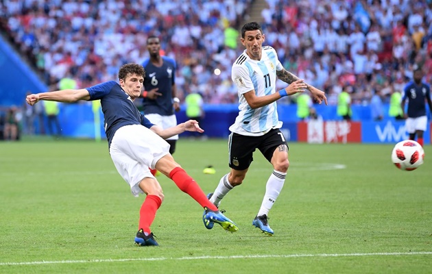 Siêu phẩm của Benjamin Pavard trong trận đấu gặp Argentina.