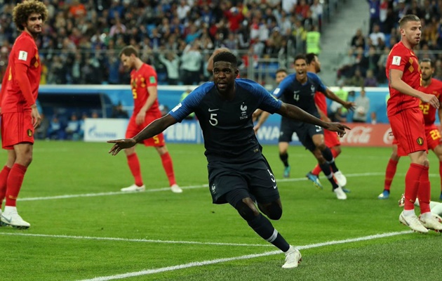 Samuel Umtiti đã trở thành người hùng của ĐT Pháp.