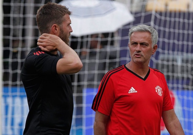 Bổ nhiệm Michael Carrick làm trợ lý giúp Jose Mourinho dễ dàng "kết nối" với các cầu thủ.