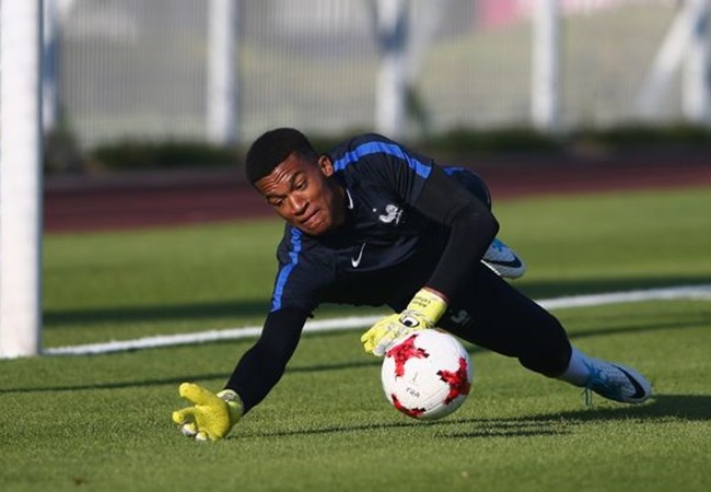 Alban Lafont là cái tên sáng giá của bóng đá trẻ Pháp vào lúc này.