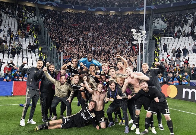 Những những đã viết nên lịch sử cho Ajax sau 22 năm.