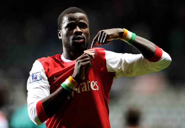 Eboue từng được xem là hậu vệ phải hàng đầu Premier League cùng với Gary Neville của Manchester United.