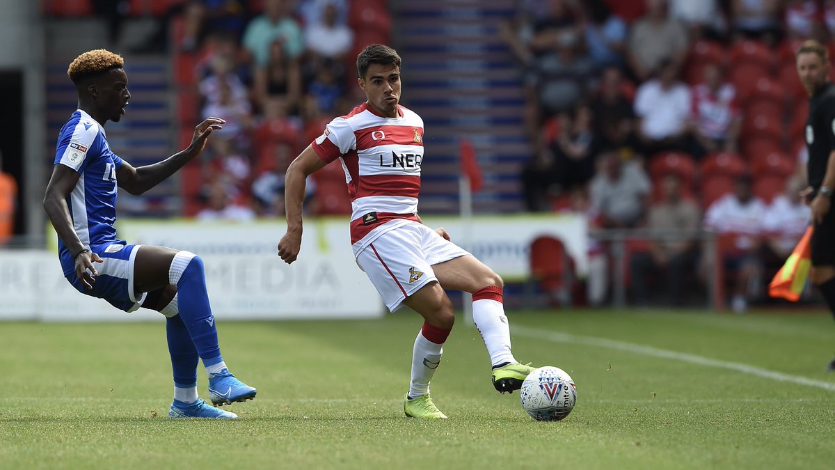 Rời Sunderland, cầu thủ chạy cánh Reece James giờ phải cầu mong sẽ tìm lại được phong độ trong màu áo Doncaster Rovers. Ngôi sao sinh năm 1993 nhanh chóng lụi tàn sự nghiệp khi không thể hiện quá ấn tượng lúc được trao cơ hội tại M.U.