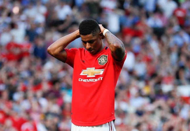 Đúng như Marcus Rashford từng chia sẻ, anh chưa bao giờ yêu thích vị trí trung phong. Cầu thủ sinh năm 1997 thích dạt biên để tìm kiếm sự đột biến. Vì lẽ này, vai trò chạy cánh trái sẽ thích hợp hơn với số 10 của Quỷ đỏ.