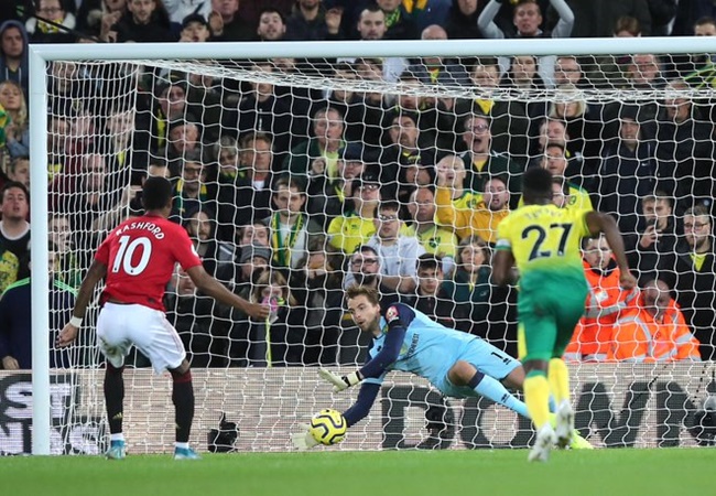 Pha cản phá gọn gàng của Tim Krul.