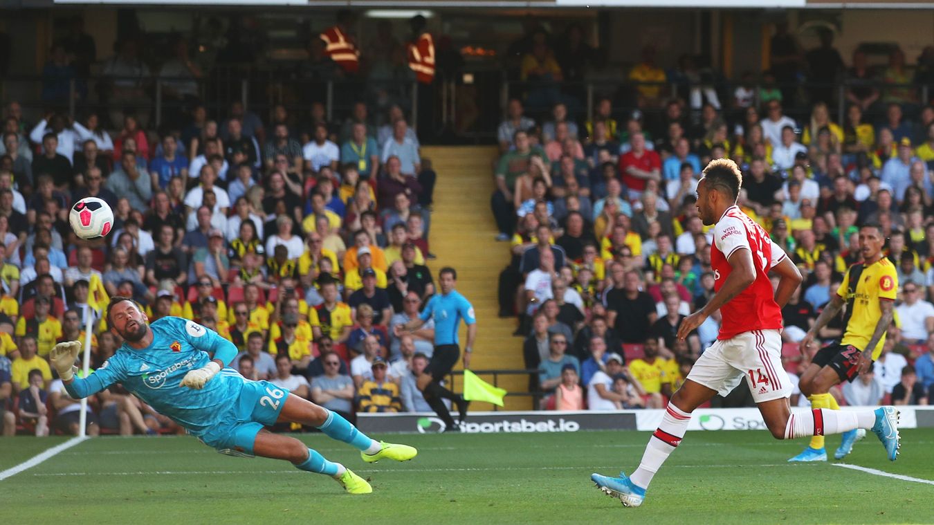 Trên sân khách tại Premier League mùa này, Arsenal chỉ ghi 5 bàn và Pierre-Emerick Aubameyang đã đóng góp 4 bàn trong số đó (80%). Trong 10 lần ra sân đối đầu với các đội bóng mới lên hạng, chân sút người Gabon cũng có tới 8 pha lập công. Đây là cơ sở lí tưởng giúp The Gunner tin vào một chiến thắng, đồng thời kéo Unai Emery ra khỏi cơn khủng hoảng.