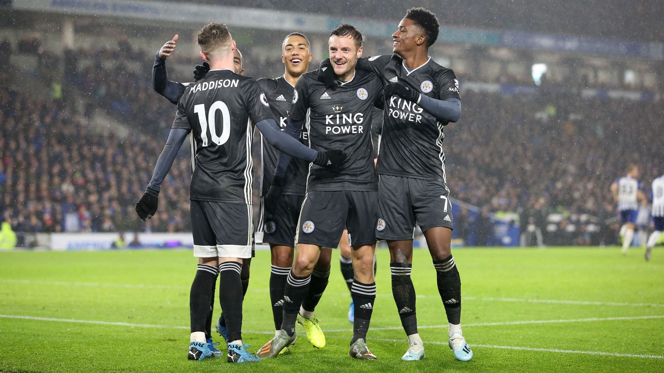 Leicester City đang hướng tới việc giành chiến thắng 6 trận liên tiếp, đồng thời áp sát kỷ lục do chính CLB lập nên vào năm 1963 (7 trận liên tiếp). Trong 5 trận gần nhất ở Premier League mùa này, "Bầy cáo" đã thắng các đối thủ với tổng tỉ số 17-1 và cũng giữ sạch lưới 4 trận. Rõ ràng thầy trò HLV Brendan Rodgers đang thực sự là kẻ thách thức cho ngôi vương mùa này.