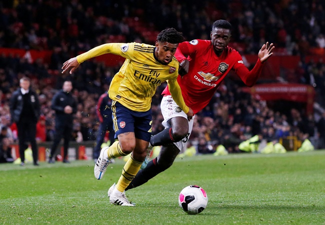 Axel Tuanzebe đang ngày một trưởng thành hơn, đồng thời hứa hẹn sẽ sớm trở thành trụ cột tại sân Old Trafford.