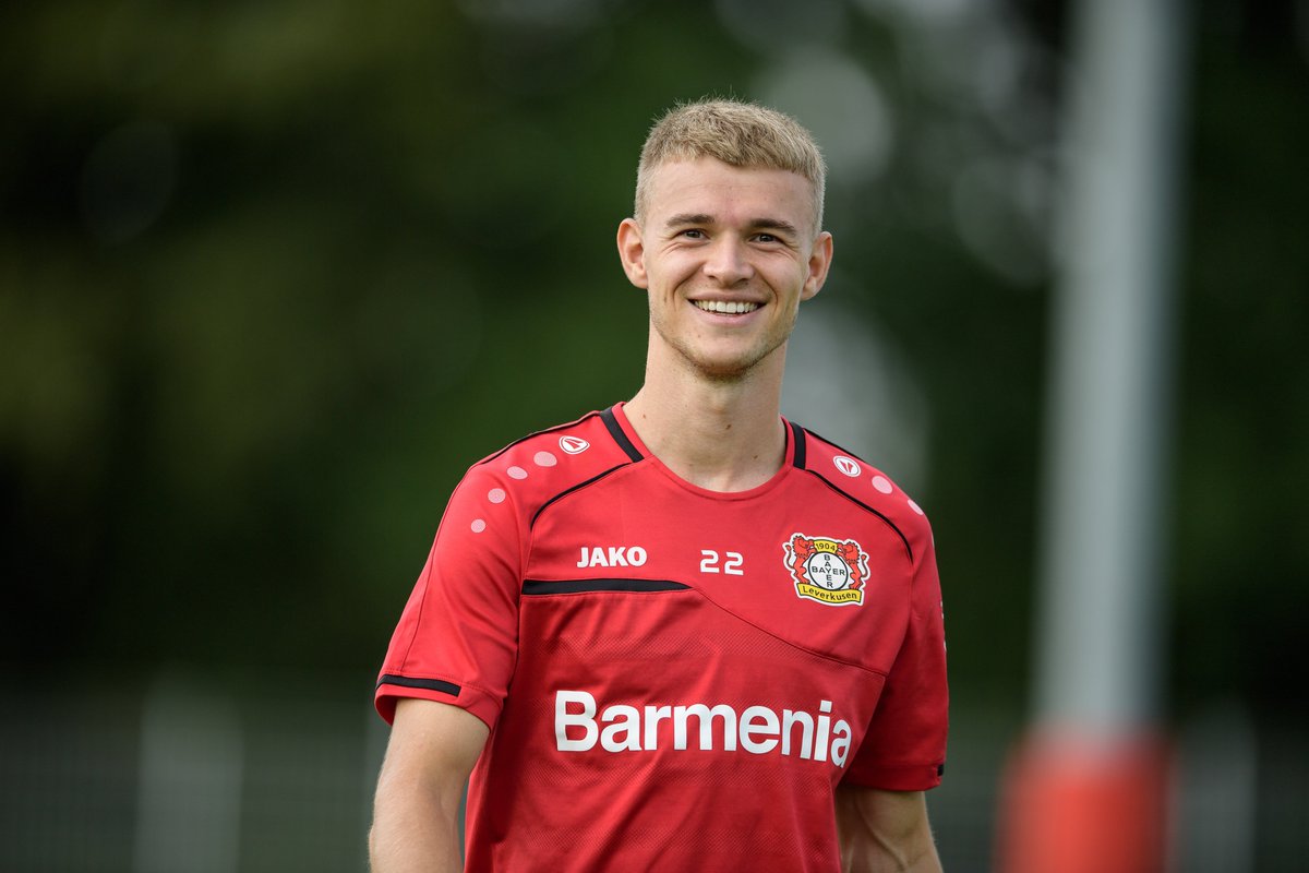 Daley Sinkgraven có nước đi đầy táo bạo khi quyết định rời Ajax Amsterdam để gia nhập Bayer Leverkusen. Tuy vậy, Bundesliga tỏ ra quá khó nhằn với chàng trai 24 tuổi này. Anh chỉ ra sân 6 trận kể từ đầu mùa.