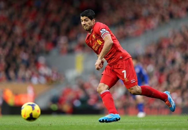 Tận 16 năm sau đó, đội chủ sân Anfield mới lại sở hữu một cầu thủ vừa giỏi ghi bàn, vừa giỏi chuyền bóng. Luis Suarez của mùa 2013/14 có tới 12 pha kiến tạo. Mặc dù vậy, đáng tiếc cho tuyển thủ Uruguay khi anh không thể cùng Liverpool bước lên ngôi vương.