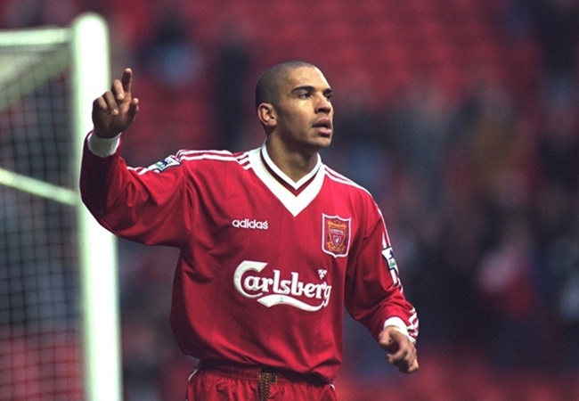 Cũng trong mùa giải 1995/96, Stan Collymore có nhiều hơn người đồng đội 1 pha kiến tạo.
