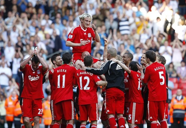Trung vệ huyền thoại của Liverpool - Sami Hyypia thậm chí đã chơi cho Willem II trong 4 năm, ra sân 100 trận.