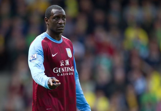 Emile Heskey xếp ngay trên Mark Schwarzer với 516 trận ra sân.
