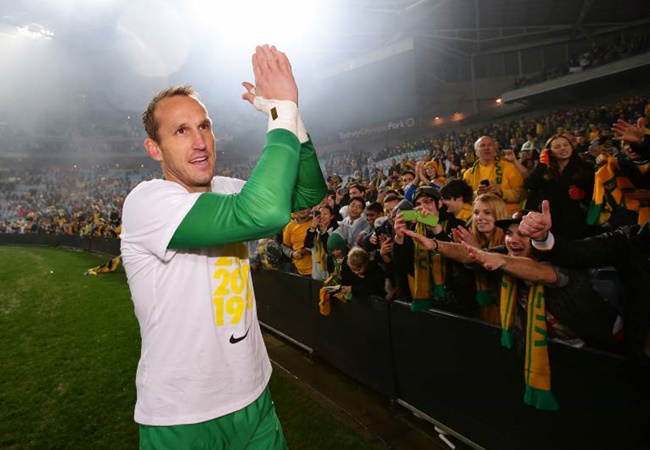 Có lẽ các fan hâm mộ Ngoại Hạng Anh không còn lạ gì với Mark Schwarzer. Thậm chí, đến tận năm 2016 anh mới chính thức treo găng và đội bóng cuối cùng trong sự nghiệp là Leicester City. Huyền thoại người Australia đã ra sân 514 trận.