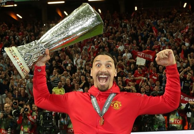 Danh hiệu lớn nhất mà Zlatan Ibrahimovic giành được ở cấp CLB có lẽ là Europa League cùng M.U. Nhưng trớ trêu thay, ở trận đấu gặp Ajax Amsterdam cách đây 3 năm, tiền đạo người Thụy Điển lại ngồi ngoài vì chấn thương.