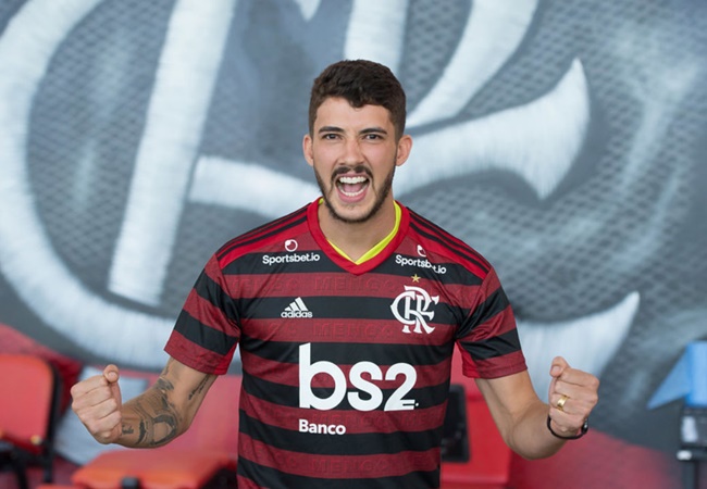 Trước khi chinh phục những vinh quang mới cùng Flamengo, Gustavo Henrique cũng chơi 216 trận cho Santos.