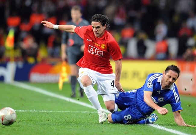 Trong khi đó, Owen Hargreaves đã để lại rất nhiều nuối tiếc cho fan hâm mộ M.U. Nếu không có những chấn thương dai dẳng, có lẽ cựu sao Bayern Munich sẽ gắn bó lâu dài với sân Old Trafford. Hiện tại, công việc của anh giống như những Rio Ferdinand hay Paul Scholes.
