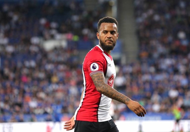 Trong khi đó, Ryan Bertrand vẫn ở lại để cống hiến và đi qua nhiều thăng trầm cùng với Southampton.
