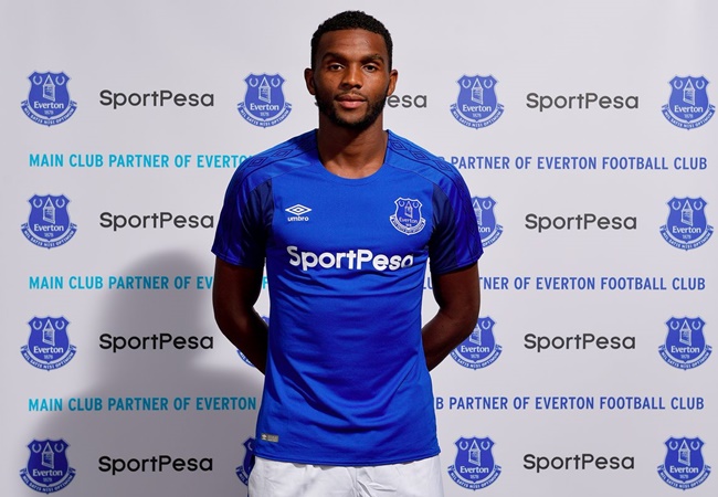 Cuco Martina hiện tại đang chơi cho một CLB Premier League khác chính là Everton. Và trùng hợp thay, HLV Ronald Koeman cũng từng dẫn dắt nửa xanh vùng Merseyside.