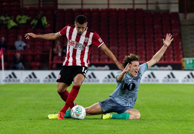 Đầu tiên là trường hợp của Ravel Morrison, người đã thử việc tại Sheffield United trước khi được mua đứt. Tuy nhiên, anh chỉ ra sân đúng 1 trận tại Premier League trước khi bị đẩy sang Middlesbrough theo dạng cho mượn.