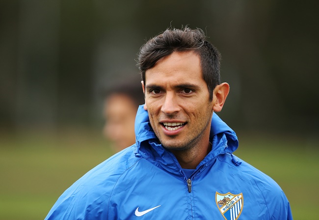 Đầu tiên phải kể đến Roque Santa Cruz, người từng ghi tới 19 bàn ở mùa giải 2007/08 cho Blackburn Rovers. Tuy nhiên, anh chưa bao giờ tìm lại được phong độ ấy khi chuyển sang Manchester City và Malaga. Giờ đây, cầu thủ người Paraguay đã hồi hương đầu quân cho Olimpia