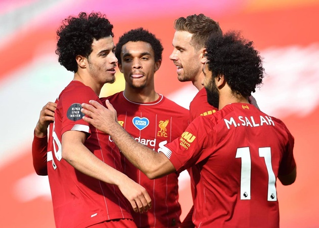Thắng trận nhẹ nhàng 2-0, Liverpool vẫn "vô đối" tại sân Anfield với 17 trận toàn thắng.