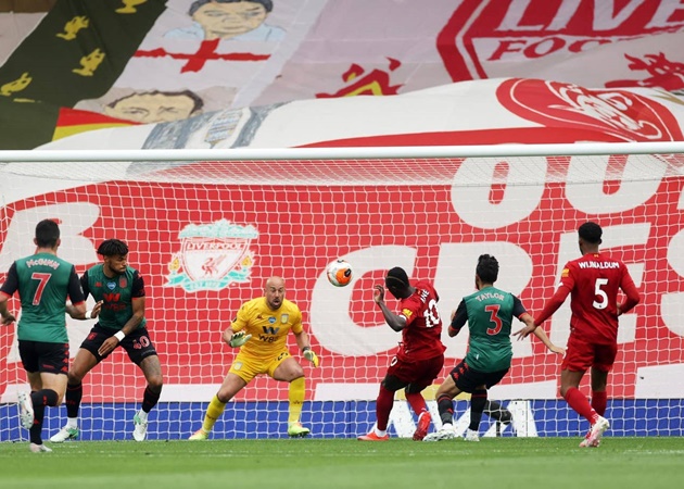 Mãi đến phút 71, Liverpool mới khai thông thế bế tắc khi Sadio Mane tỏa sáng đúng lúc. Nhận được chuyền của Naby Keita, tuyển thủ Senegal tung ra cú đệm bóng cận thành để mở tỉ số.