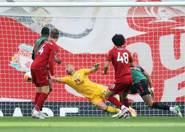 Đến phút 89, sao trẻ Curtis Jones ấn định chiến thắng 2-0 cho The Kop. Đây là pha lập công có phần may mắn, bởi cú dứt điểm của anh đã đập trúng người một cầu thủ đội khách.