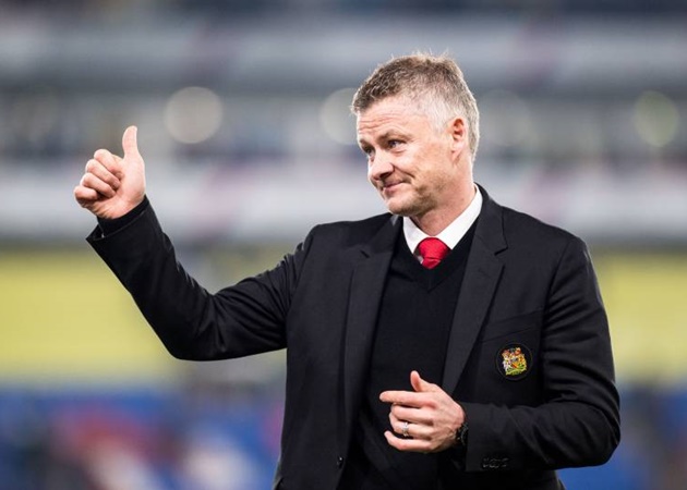 Và đứng thứ 5 không ai khác chính là thuyền trưởng của Manchester United hiện tại - Ole Gunnar Solskjaer. Dù đa phần chỉ vào sân từ băng ghế dự bị, tuy nhiên cựu tiền đạo người Na Uy vẫn có được 91 pha lập công. Kinh nghiệm của "Solsa" là yếu tố quan trọng giúp cho những Anthony Martial, Marcus Rashford hay Mason Greenwood thăng hoa.