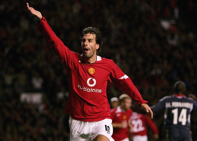 95 pha lập công là thành tích của Ruud Van Nistelrooy. Nếu không sớm chia tay M.U vì những mâu thuẫn bên lề, có lẽ danh thủ người Hà Lan sẽ còn nâng cao số lượng bàn thắng tại đấu trường Ngoại Hạng Anh.