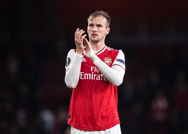 Rob Holding cũng góp mặt sau màn trình diễn khá ấn tượng trước các cầu thủ Liverpool.