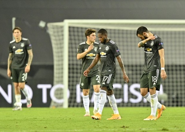 5. Tính cả trận đấu gặp Copenhagen, Manchester United đã thực hiện tới 46 cú sút hướng về phía khung thành đối thủ, trong đó có 2 pha đi trúng đích. Tuy nhiên, Quỷ đỏ chỉ ghi được 2 bàn và đều xuất phát từ chấm penalty. Rõ ràng các CĐV có lẽ đã "cạn lời" với hàng công của nửa đỏ thành Manchester.