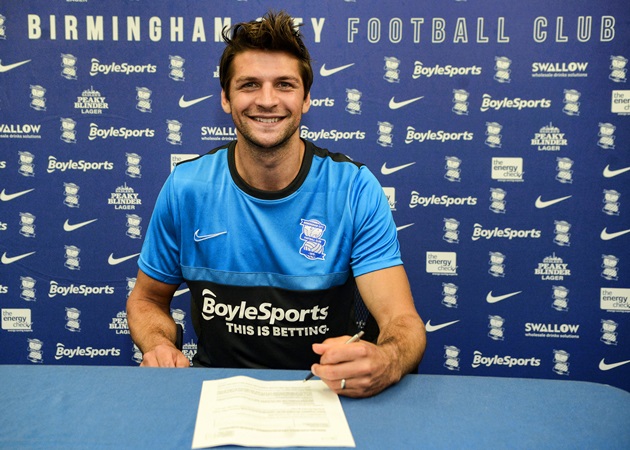 Trong khi đó, George Friend rời Middlesbrough để gia nhập Birmingham City.
