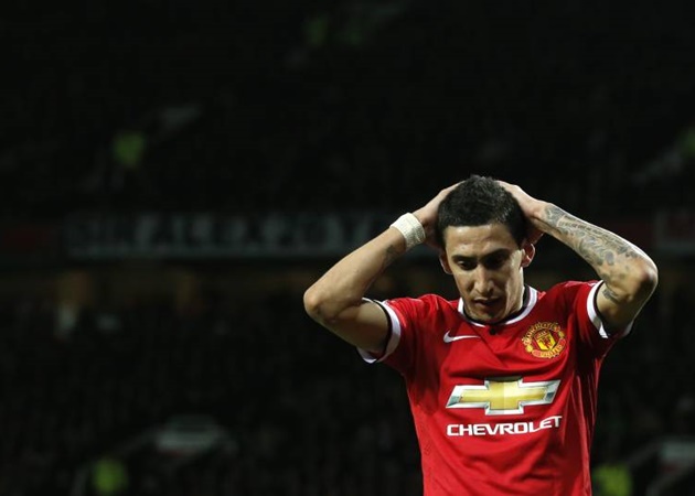 Trong khi đó, Angel Di Maria đã bị ảnh hưởng không ít khi nhà của anh tại Manchester từng bị cướp xâm nhập. Ngoài ra, giới chuyên môn cho rằng tuyển thủ Argentina bị HLV Louis Van Gaal ép đá trái sở trường. Nhưng cuối cùng, anh vẫn khép lại mùa giải 2014/15 với 10 pha kiến tạo và chỉ có Cesc Fabregas cùng Santi Cazorla là nhiều hơn.