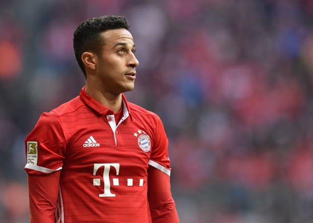 Và cuối cùng là Thiago Alcantara - cái tên đang nằm trong vùng tranh chấp giữa Liverpool cùng M.U.
