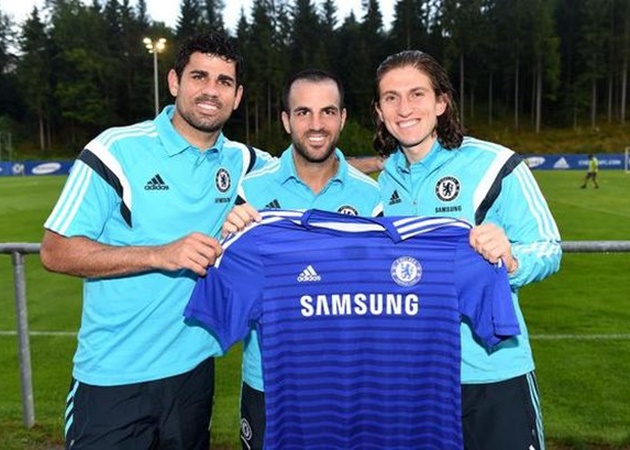 Mùa giải 2014/15 đánh dấu sự trở lại của HLV Jose Mourinho ở giai đoạn hai dẫn dắt Chelsea. Và The Blues đã chào đón ông bằng các chữ ký mang tên Diego Costa, Cesc Fabregas, Loic Remy, Filipe Luis cùng huyền thoại Didier Drogba. Dĩ nhiên, "Người đặc biệt" không phụ lòng ban lãnh đạo khi giúp CLB Tây London vô địch EPL.