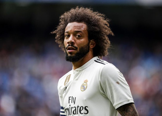 9. Marcelo. Hậu vệ trái người Brazil đến Real Madrid vào năm 2007 và trở thành nhân tố quan trọng giúp Los Blancos gặt hái vô vàn thành công ở đấu trường Champions League. Theo Transfermarkt, Marcelo đã song hành cùng CLB này 13 năm 9 tháng.