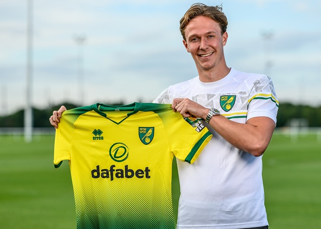 Không thể cạnh tranh được suất đá chính tại Everton, Kieran Dowell phải kinh qua hàng loạt đội bóng Championship trước khi cập bến Norwich City.