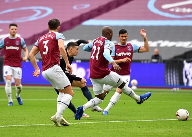 8. Phil Foden đã ghi bàn ở 3 trong 4 trận sân khách gần nhất của Manchester City tại Premier League sau 13 trận liên tiếp tịt ngòi trước đó.