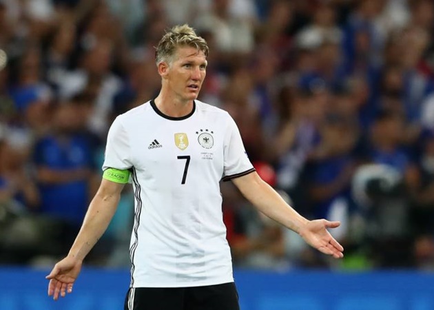 Bastian Schweinsteiger đã có một trận thi đấu "để đời" ở chung kết World Cup 2014 trong vai trò của một tiền vệ phòng ngự, qua đó góp công lớn giúp cho ĐT Đức lên ngôi.