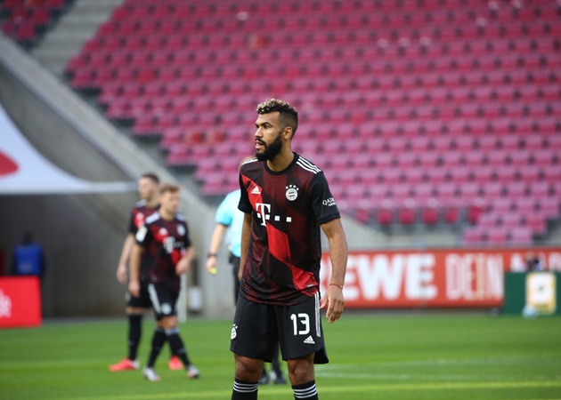 Ngoài ra, điều đáng chú ý là tân binh Eric Maxim Choupo-Moting cũng đá chính để thay thế cho vị trí của Robert Lewandowski.