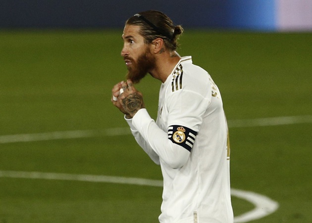 Xếp hạng 1 quả là cú sốc cho các CĐV với cái tên Sergio Ramos (8 bàn). Rõ ràng khi Cristiano Ronaldo ra đi, cựu cầu thủ Sevilla là người bản lĩnh nhất để thực hiện các pha sút phạt đền. Nhưng đó là câu chuyện ở Real Madrid, bởi mọi thứ ở Tây Ban Nha không hề đơn giản với Sergio Ramos. Trong trận đấu gặp Thụy Sĩ ở Nations League vừa qua, trung vệ sinh năm 1986 đã sút hỏng tới 2 quả penalty và khiến La Roja phải chia điểm.