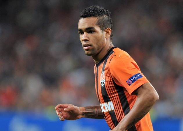 Thi đấu cực kỳ ấn tượng sau 222 trận trong màu áo Shakhtar Donetsk, tuy nhiên Alex Teixeira lại sớm rời trời Âu và khoác áo Jiansu Suning từ năm 2016 đến nay.