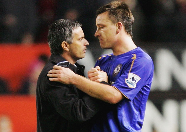 1. Ở bất kỳ đội bóng nào mà HLV Jose Mourinho dẫn dắt, sẽ luôn có một thủ lĩnh đại diện cho hình ảnh và cá tính của ông. Tại Chelsea, chiến lược gia người Bồ Đào Nha có John Terry - người thi đấu tới 186 trận ở hai giai đoạn ông dẫn dắt The Blues.