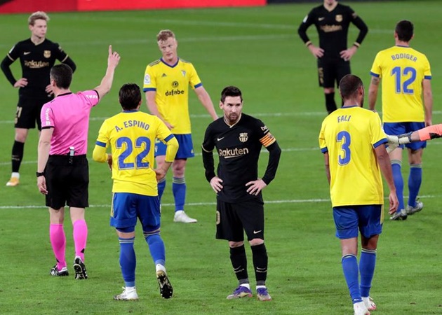 Messi đã bất lực trước Cadiz.