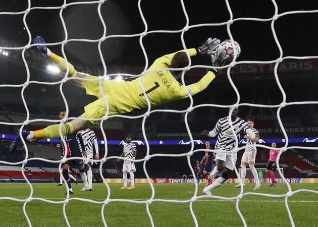 Dù nhiều lần bị Dean Henderson đe dọa vị trí, thế nhưng David De Gea vẫn là cái tên sáng giá trong khung gỗ của nửa đỏ thành Manchester.